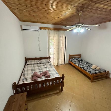 Piqeras Romeo'S Guest House 2 מראה חיצוני תמונה