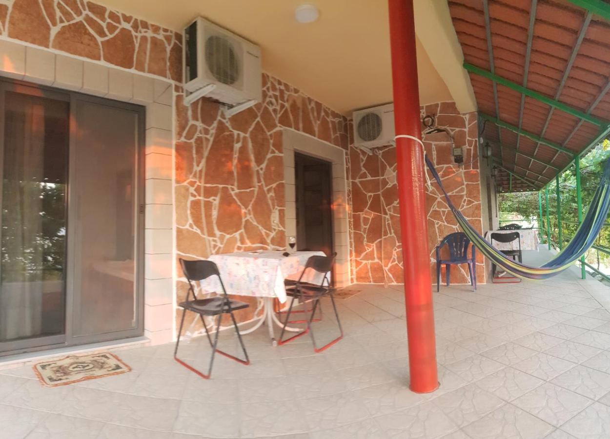 Piqeras Romeo'S Guest House 2 מראה חיצוני תמונה