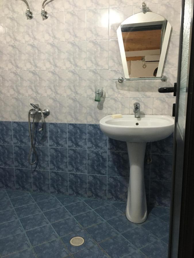 Piqeras Romeo'S Guest House 2 מראה חיצוני תמונה