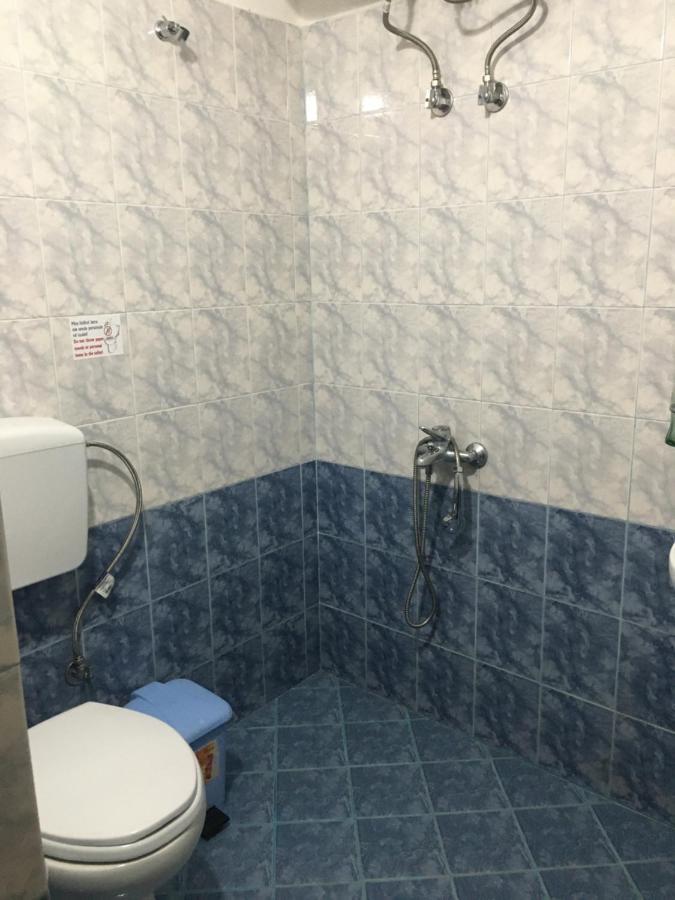 Piqeras Romeo'S Guest House 2 מראה חיצוני תמונה