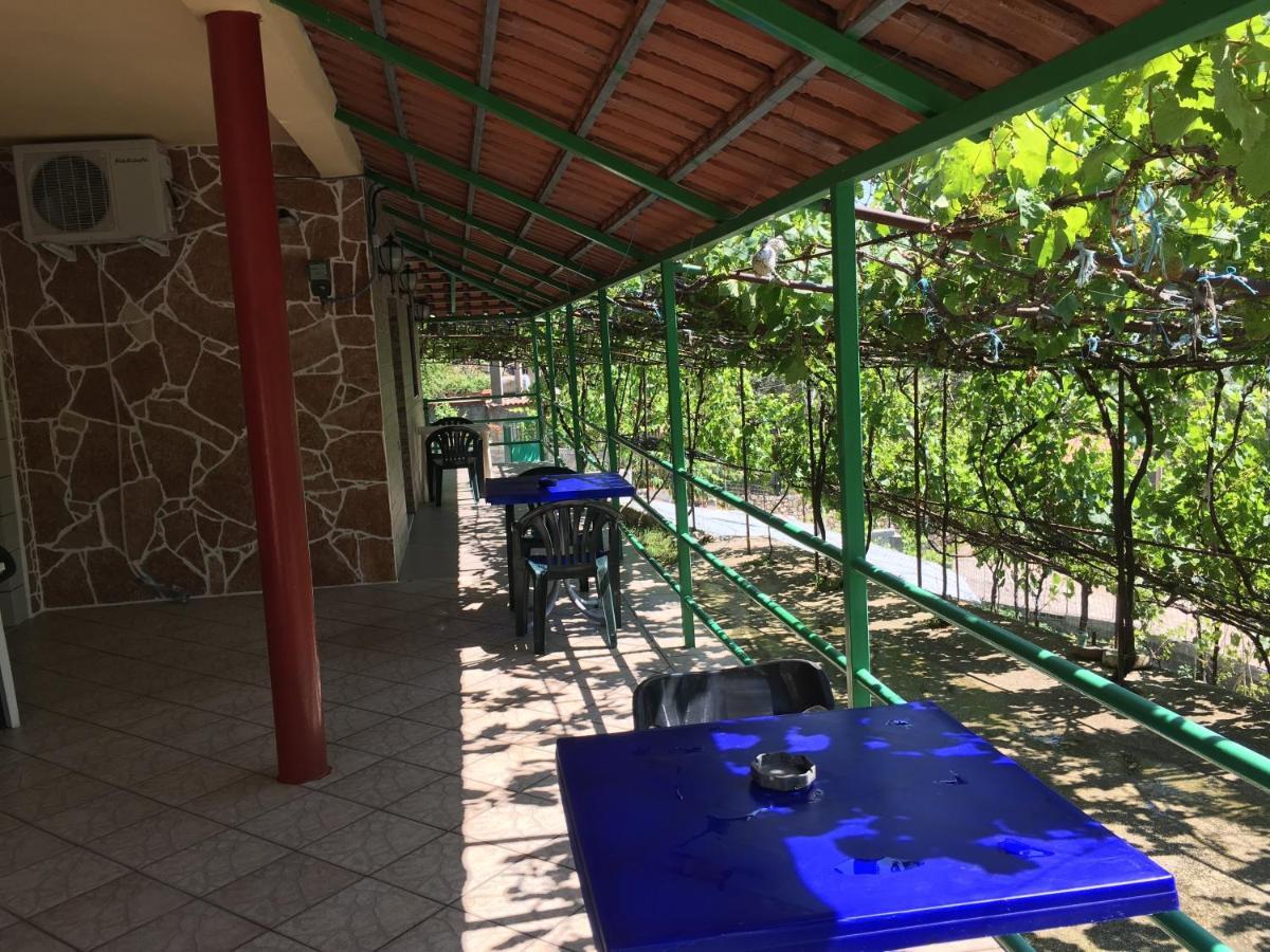 Piqeras Romeo'S Guest House 2 מראה חיצוני תמונה