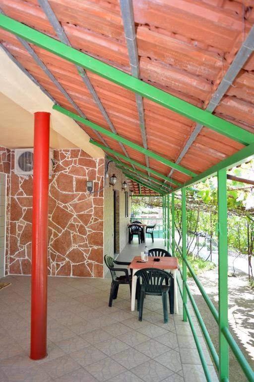 Piqeras Romeo'S Guest House 2 מראה חיצוני תמונה